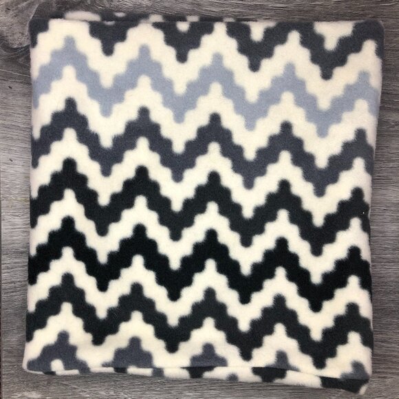 Gray and cream ombre zig zag chevron gaiter neck warmer fleece Scarf Tube cowl - Picture 1 of 9